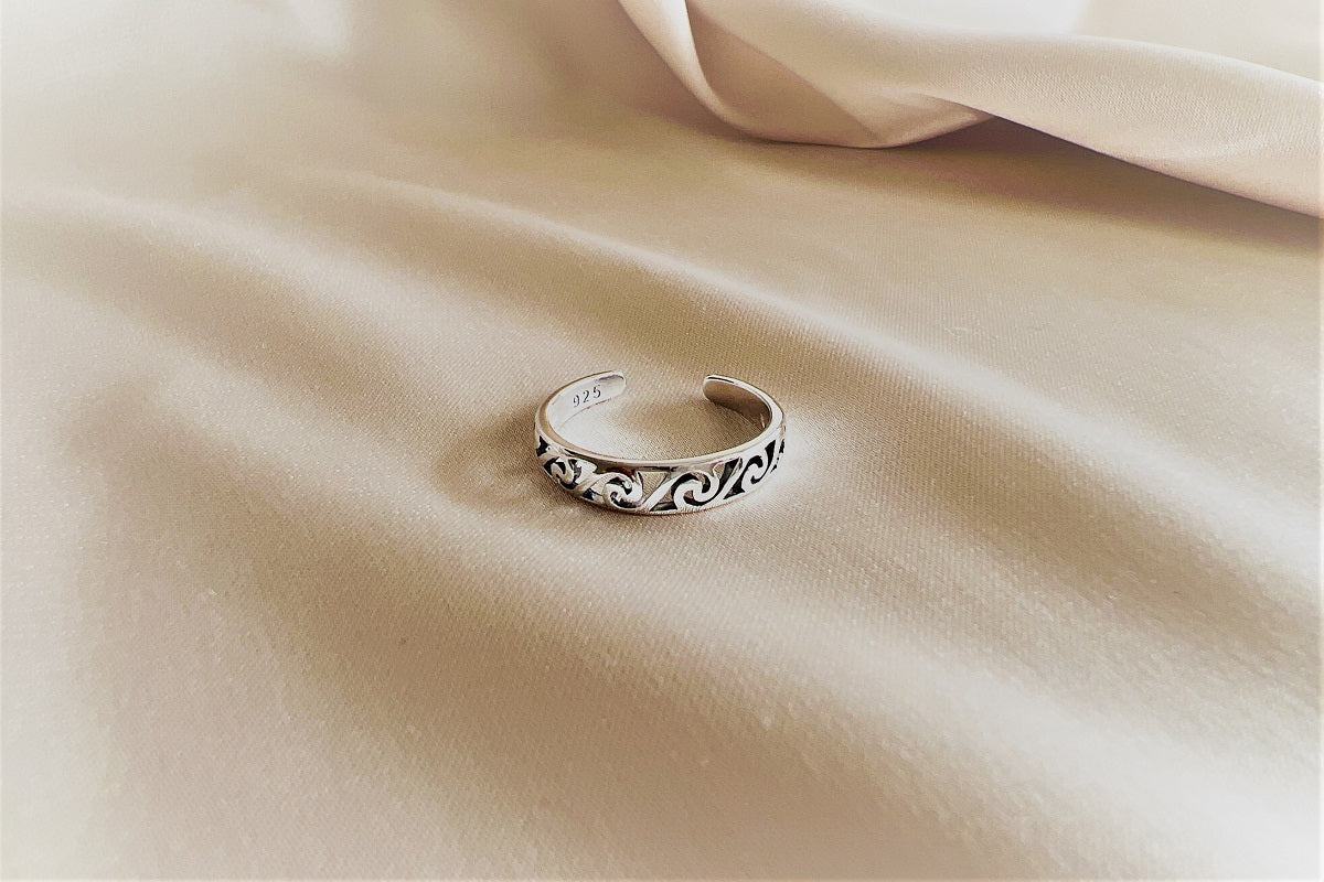 TOE RINGS