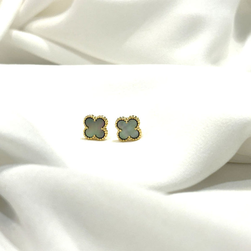 Clover shape stud earrings grey on gold