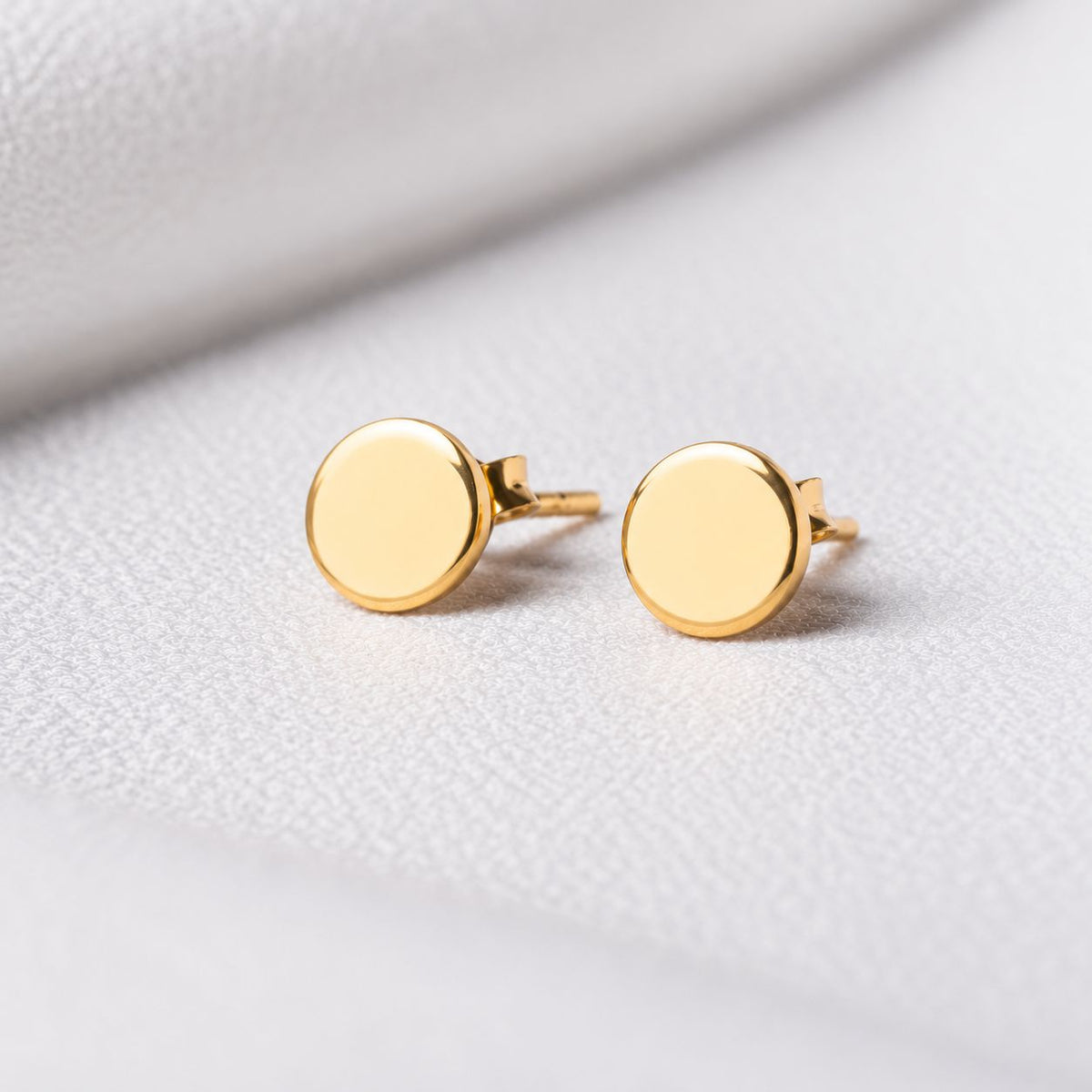 round stud gold vermeil hypoallergenic