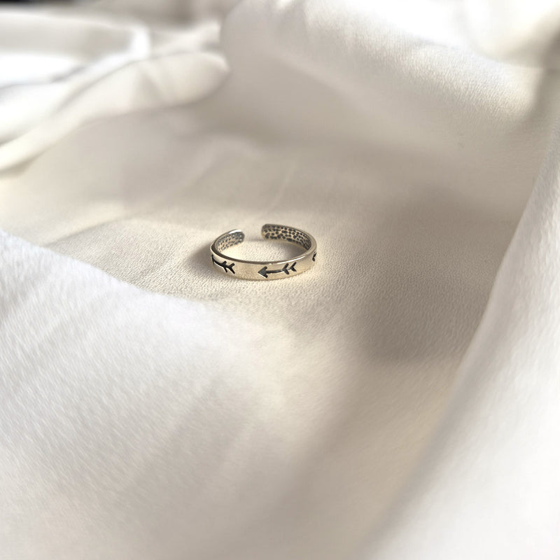 wishbone carved on toe ring sterling silver