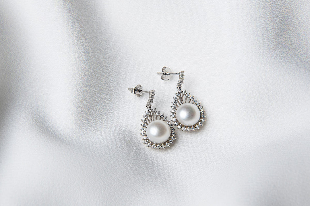 Encanto Pearl Earrings