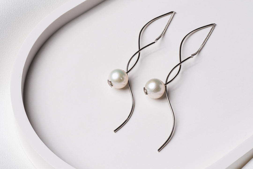 Flow of Pearls Earrings