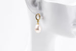 Load image into Gallery viewer, The Oval Egg Pearl Earrings
