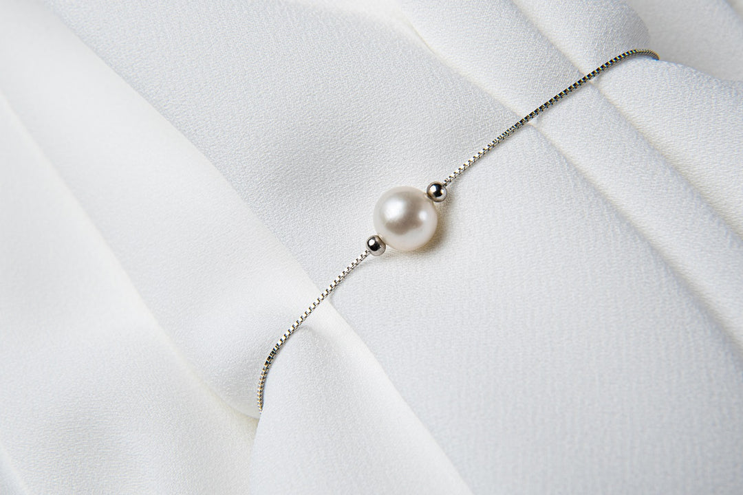 The One Dot Pearl Bracelet