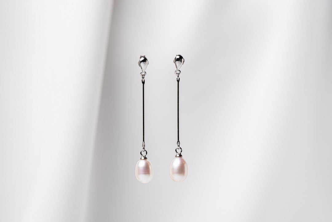The One Liner Pearl Earrings