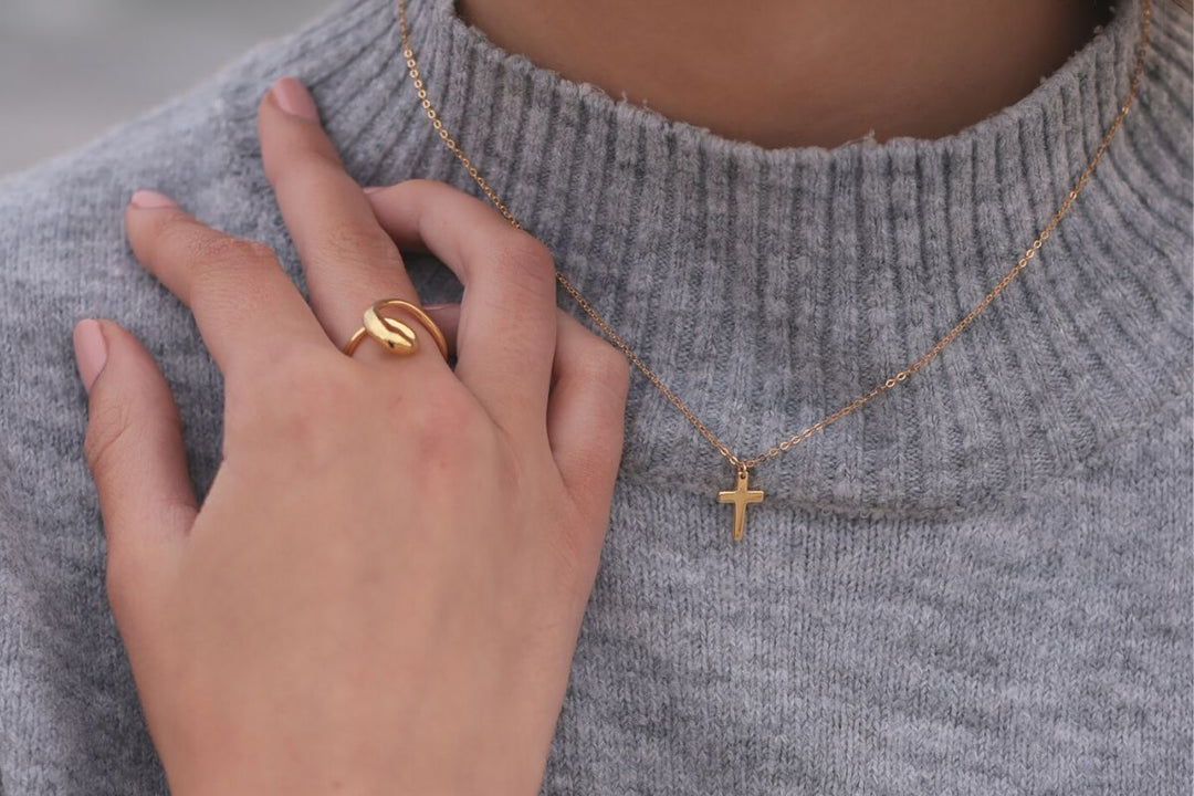 The Simple Cross Necklace Not specified
